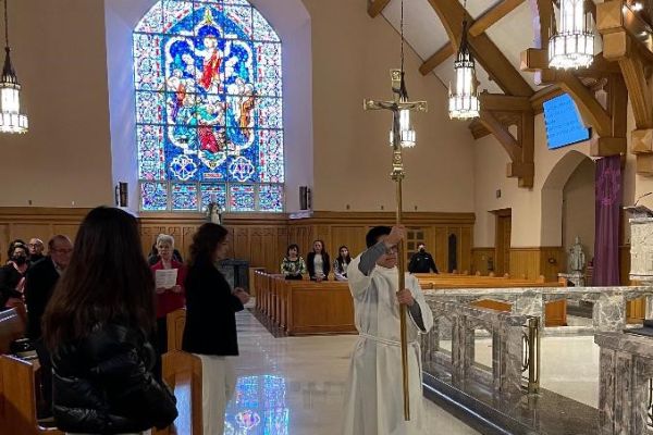esteban-altar-server04477D34-24D2-26BF-6B36-1128E5BED2F6.jpeg