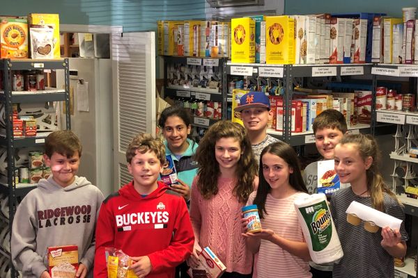 foodpantry8B97EE4B-183B-16A1-5497-D34E469E3B04.jpg